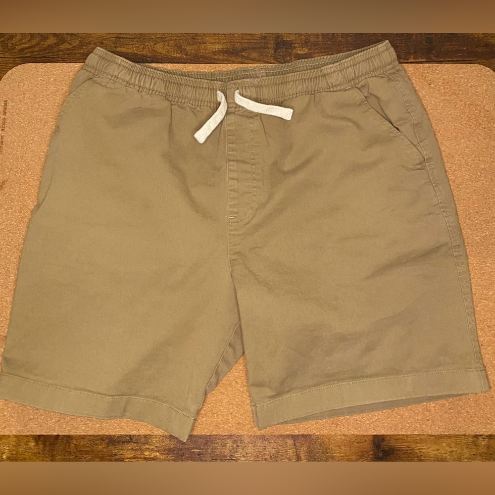 Chubbies 7” inseam drawstring khaki Shorts